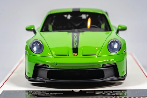 911 (992) GT3 · 绿色，封面