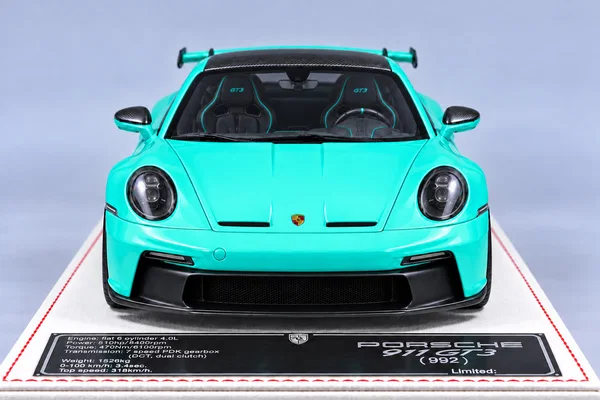 Porsche 992 GT3 标准版 湖水蓝绿色，封面