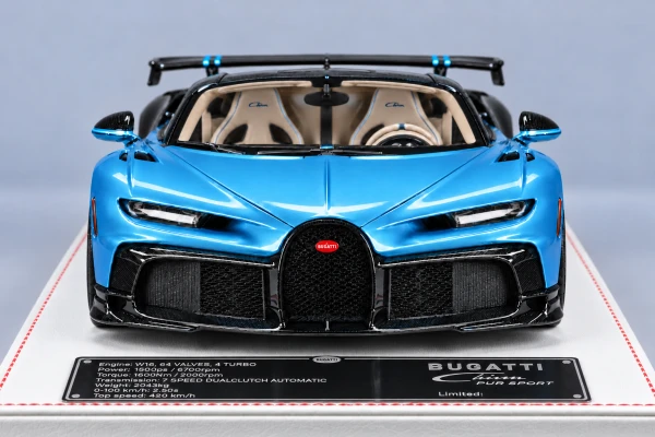 Bugatti Chiron Pur Sport 金属蓝·黑碳·黑轮·米白内饰 1:18，封面