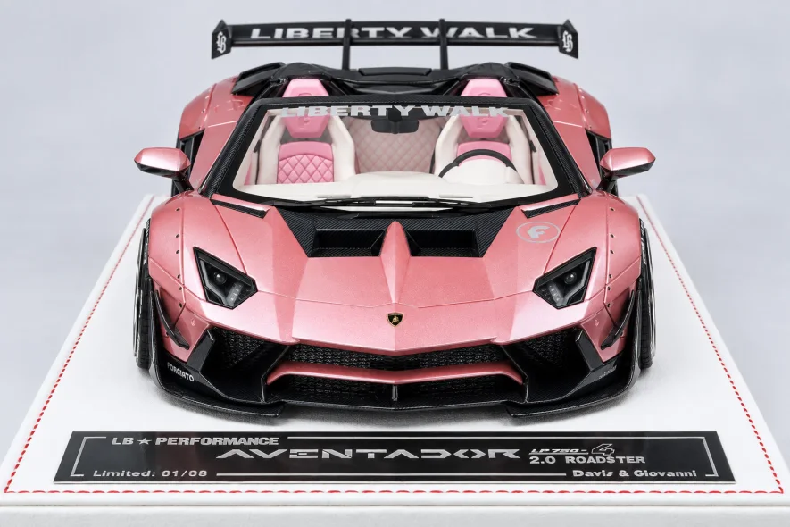 Lamborghini Aventador Liberty Walk GT EVO Roadster 粉色·黑色宽体套件