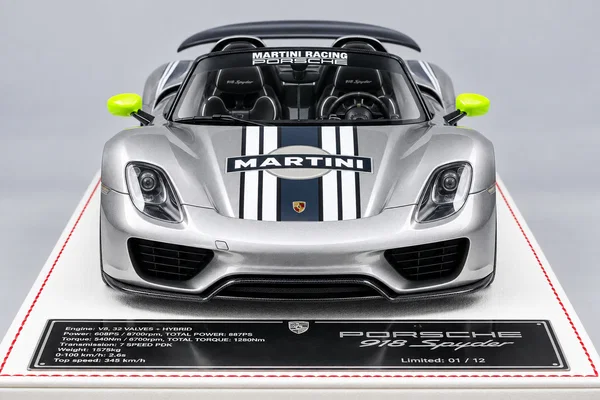 Porsche 918 Spyder Weissach套件 银色黑白Martini涂装，封面