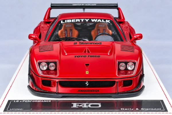 Ferrari F40 Liberty Walk 金属红·黑色细线拉花，封面