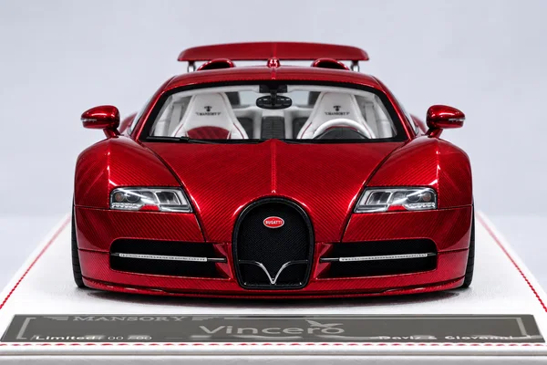 Veyron Mansory Vincero · 红色碳纤维，封面