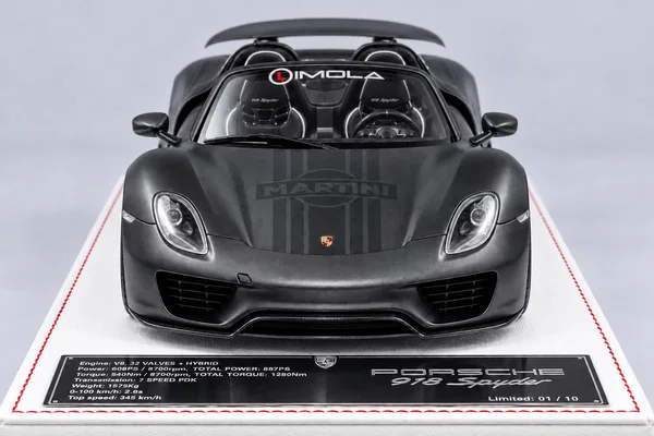 Porsche 918 Spyder Weissach套件 哑光金属黑·Martini暗纹，封面
