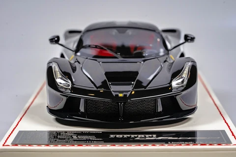 LaFerrari · 黑色，封面