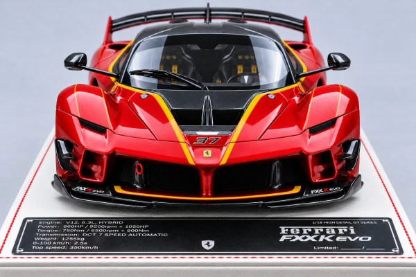 Ferrari FXX K EVO 红色·黄黑涂装·37号·灰色轮毂 1:18，封面