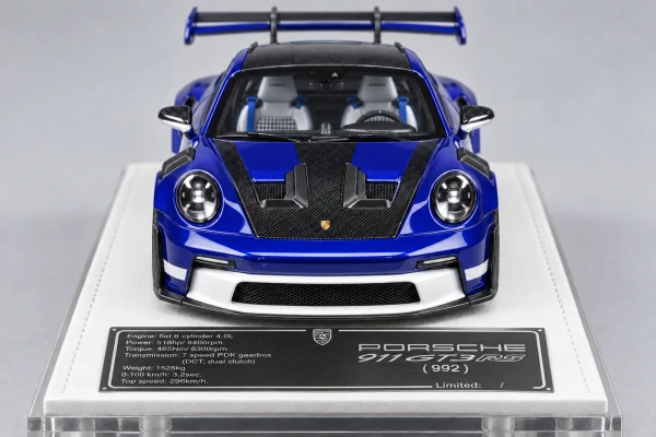 Porsche 911 GT3 RS (992) 蓝色·白色侧条·白轮·白内饰 1:43，封面