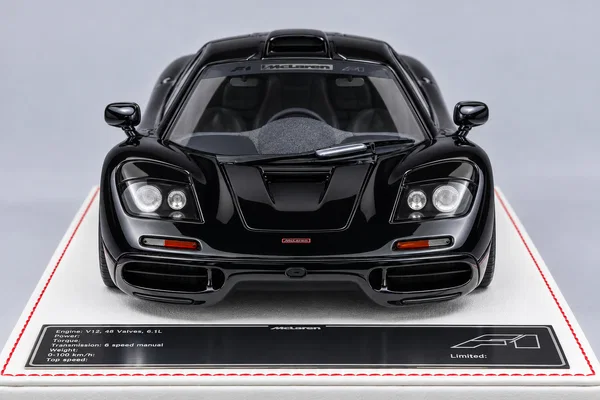 McLaren F1 公路版 黑色，封面