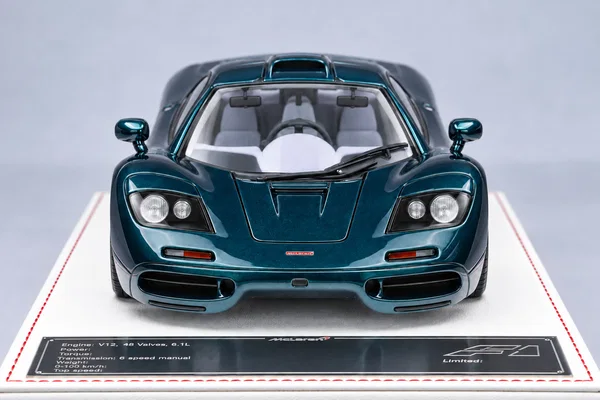 McLaren F1 公路版 深墨绿色，封面
