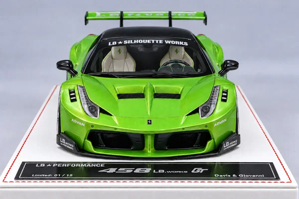 Ferrari 458 Liberty Walk GT 亮绿色，封面