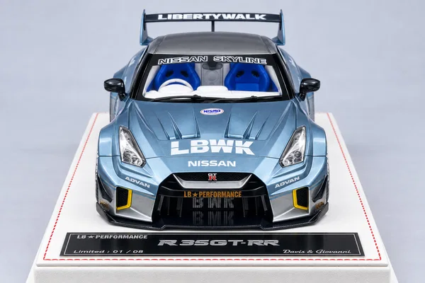 Nissan GT-R Liberty Walk 蓝灰双色·白色LBWK标志·5号，封面