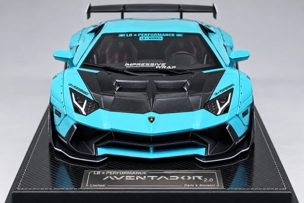 Lamborghini Aventador Liberty Walk 2.0 浅蓝色·09赛车涂装·黑轮 1:12，封面